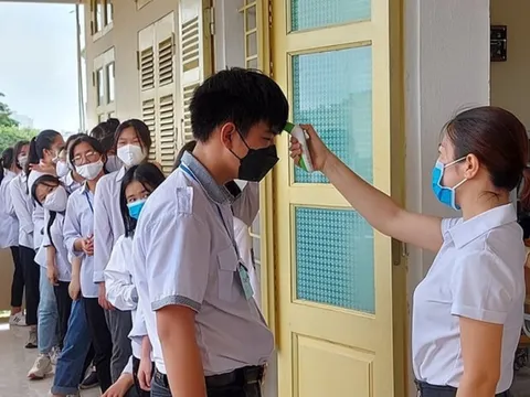 Hà Nội dự kiến cho học sinh THPT trở lại trường vào tháng 12
