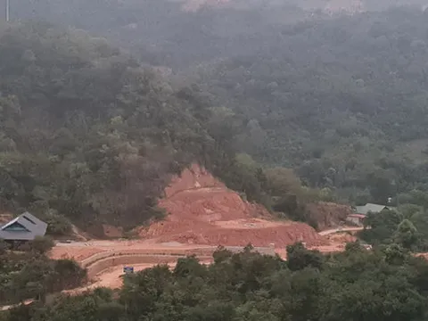 Mộc Châu - Sơn La: San gạt gần 2000 mét vuông đất nông nghiệp để xây dựng nhà trái phép