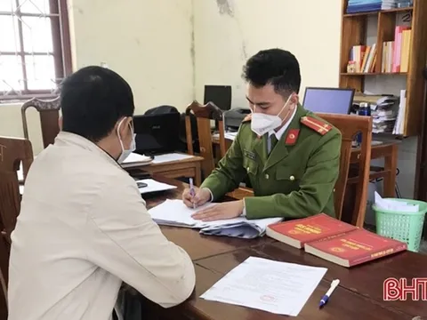 Xảy ra mâu thuẫn tình cảm, gã đàn ông lập Facebook ảo đăng đàn nói 'người tình' là... gái bán dâm
