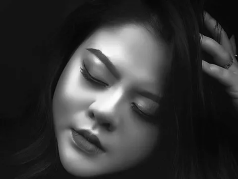Sao Việt thương tiếc nữ người mẫu qua đời ở tuổi 33, người chồng đau đớn đến mức nhập viện