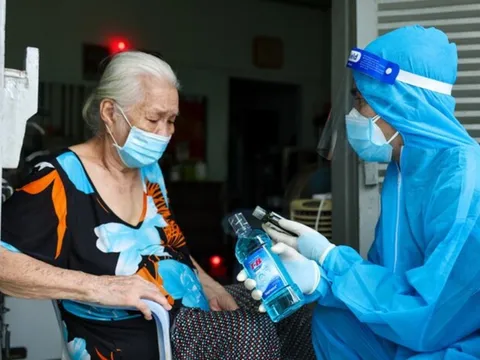 Hà Nội cấp khẩn 6.000 túi thuốc điều trị F0 tại nhà tại 30 quận huyện