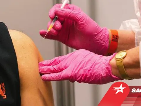 Người đàn ông tiêm 10 mũi vaccine Covid-19 một ngày, lý do khiến dân tình 'ngã ngửa'