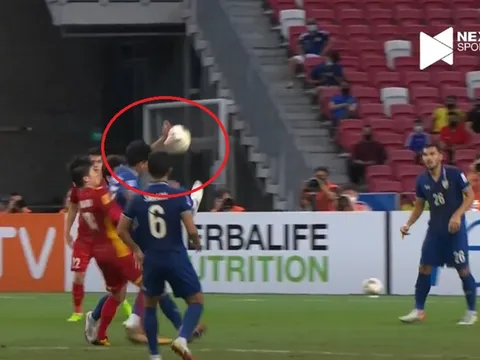 Trọng tài Qatar 'cướp trắng' penalty của tuyển Việt Nam