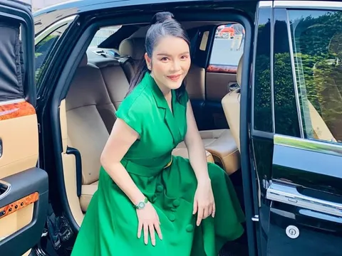 Lý Nhã Kỳ đích thân lái xe 40 tỷ, thực hiện lời hứa đi chơi cùng tài năng nhí