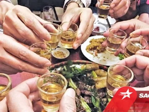 Bị ép uống rượu bia ngày Tết, ăn 5 món này trước khi nhập cuộc không còn lo say nữa