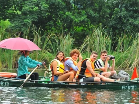 Việt Nam lọt top 10 điểm đến thích hợp cho du khách 'vừa làm vừa chơi'