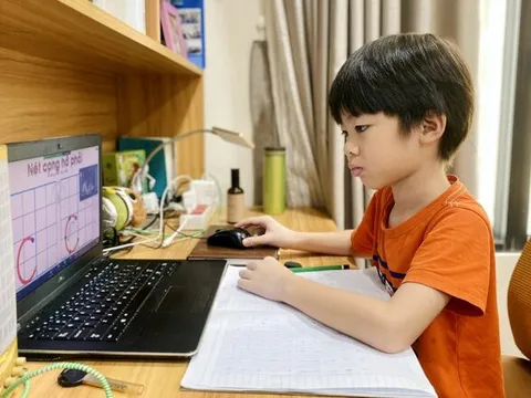 Thêm nhiều tỉnh, thành cho học sinh chuyển sang học trực tuyến do số F0 liên tục tăng cao