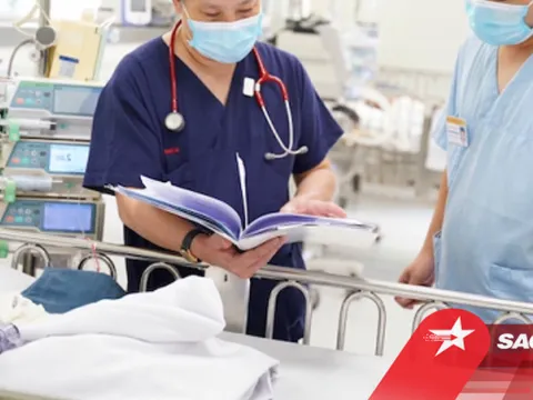 Bố mẹ chờ cả nhà khỏi Covid-19 mới đưa con đi khám, bé sơ sinh nhập viện thì tử vong
