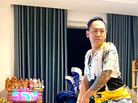 'Thợ hát' Duy Mạnh lại đăng bài 'khịa' lùm xùm 'nữ ca sĩ Gen Z'