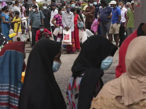 Người dân Sri Lanka 'khốn đốn' trước nguy cơ vỡ nợ