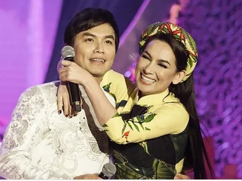 Mạnh Quỳnh và các con nuôi Phi Nhung tưởng nhớ giọng ca Bông Điên Điển, Hồ Văn Cường vắng mặt