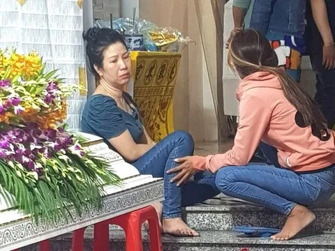 Mẹ nữ sinh tử vong nghi do truy đuổi cướp: 'Sao con không bỏ đi, mẹ mua cho con điện thoại khác'