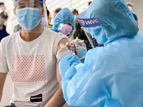Kéo dài thời gian giữa 2 mũi vaccine cơ bản ngừa COVID-19 giúp tăng cường khả năng miễn dịch