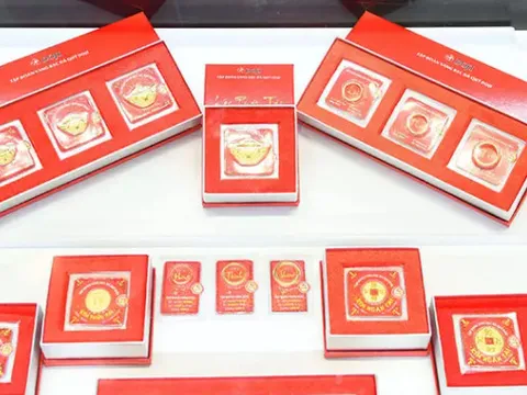 Giá vàng ngày 23/4: Vàng trong nước tăng giảm trái chiều