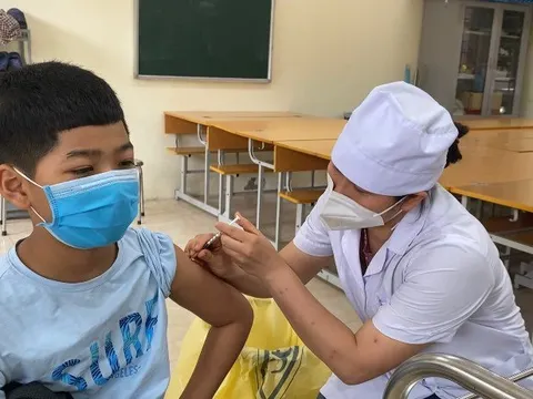 60/63 tỉnh, thành triển khai tiêm vaccine phòng Covid-19 cho trẻ từ 5 đến dưới 12 tuổi