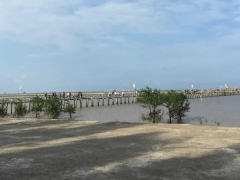Bàng hoàng phát hiện thi thể không đầu ở bãi biển Cồn Vành