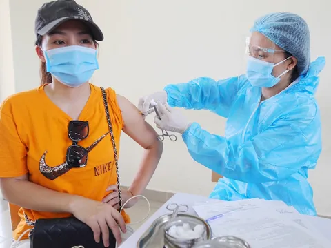 Đã tiêm gần 215 triệu liều vaccine phòng Covid-19