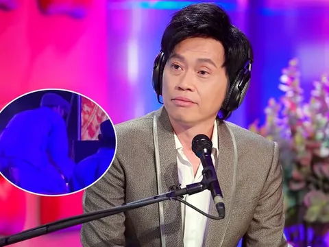 Ngày đầu tái xuất, Hoài Linh bất ngờ quỳ trên sân khấu để làm một điều tri ân khán giả
