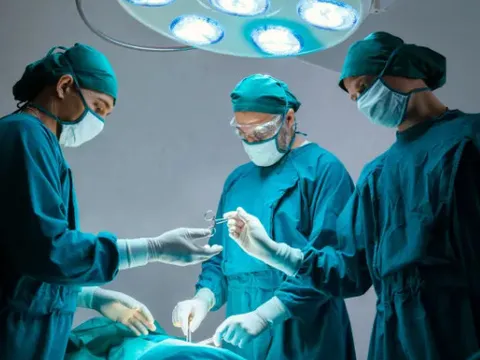 Tiêm cocaine vào 'cậu nhỏ', người đàn ông gặp cái kết không thể tệ hơn