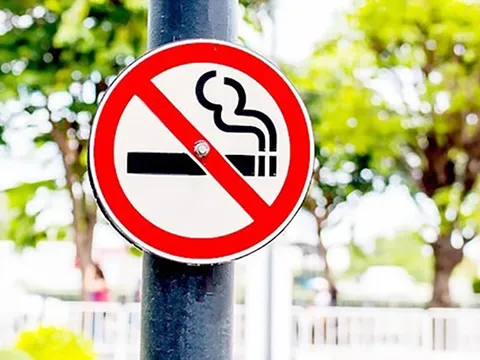 Người hút thuốc ở nơi công cộng sẽ bị tố cáo qua ứng dụng di động