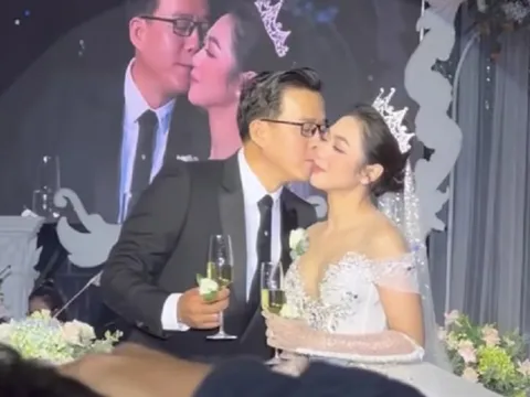 Dân mạng tìm ra bằng chứng Hà Thanh Xuân là 'em gái nương tựa' khi Thắng Ngô và vợ cũ vẫn đang hạnh phúc?