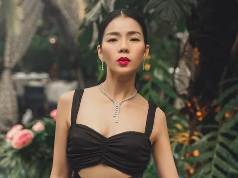 Giữa ồn ào so sánh giọng sau 10 năm, Lệ Quyên ẩn ý: 'Khán giả bảo tôi hát live luôn hay hơn nghe CD'
