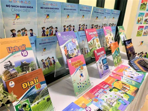 Hà Nội: Thành lập các hội đồng lựa chọn sách giáo khoa lớp 3, lớp 7, lớp 10