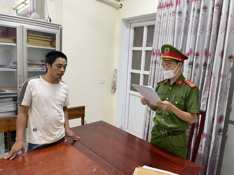 Gã đàn ông đuổi đánh bé gái rồi hành hung khiến công an viên nhập viện