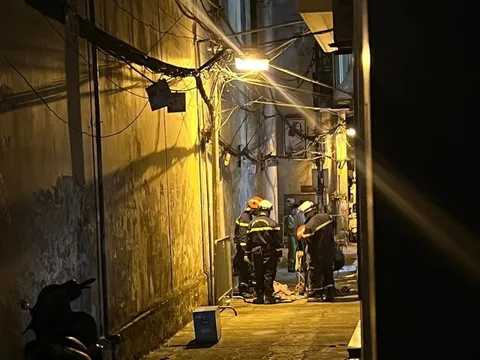 Rơi thang máy tại Hà Nội khiến 2 người tử vong thương tâm