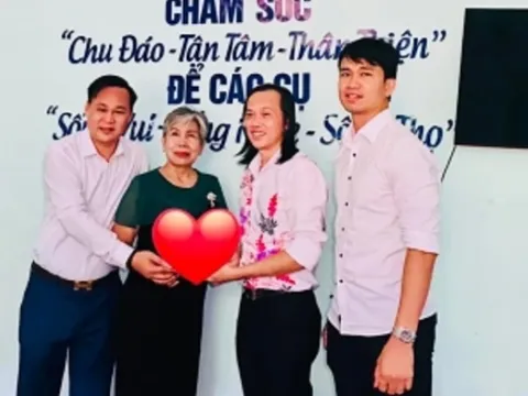Lan truyền hình ảnh NSƯT Hoài Linh đi từ thiện sau một năm ồn ào