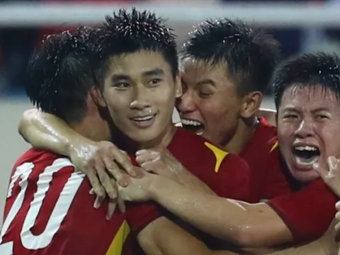 U23 Việt Nam đánh bại Malaysia vào tứ kết: HLV Gong vượt ông Park lập kỳ tích vô tiền khoáng hậu!