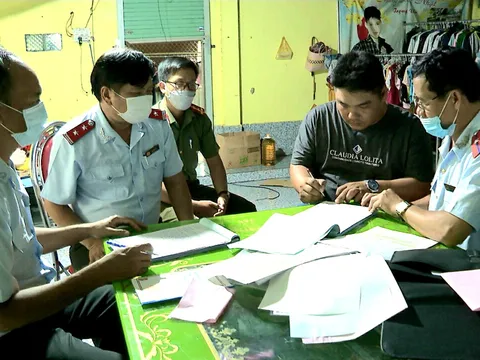 Bạc Liêu: Xử phạt cơ sở bơm tạp chất vào tôm