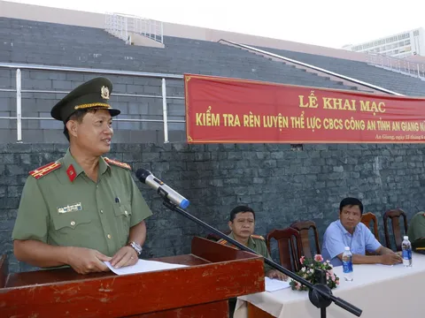An Giang: Khai mạc kiểm tra rèn luyện thể lực CBCS công an tỉnh năm 2022