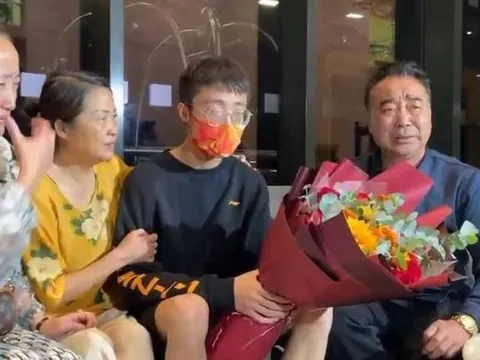 Thanh niên bị bắt cóc khỏi gia đình triệu phú từ năm 2 tuổi, được nhà tỷ phú nhận nuôi