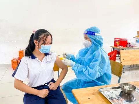 Đã tiêm mũi 1 cho trẻ từ 5 - dưới 12 tuổi bằng Moderna, Pfizer thì mũi 2 là vaccine cùng loại