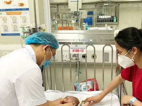 Nắng nóng, trẻ bị tiêu chảy, cha mẹ cần làm gì?
