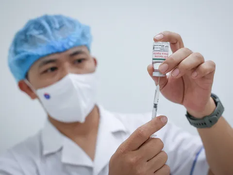 Đại diện Bộ Y tế nêu lợi ích khi tiêm mũi 4, khẳng định: Không có chuyện thừa vắc xin Covid-19