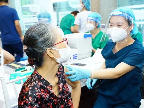 Bộ Y tế đề nghị đẩy nhanh tiêm vaccine Covid-19 mũi 3, 4