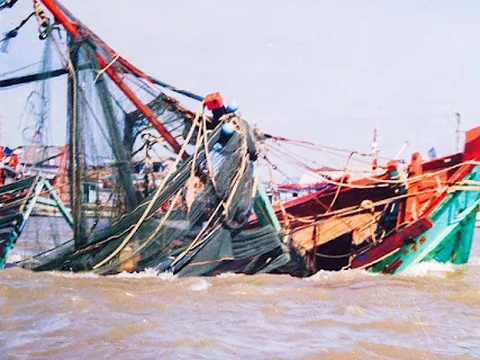 Gặp lại người sống sót trong cơn bão Linda năm 1997: “Nhờ chiếc ghe cào mất bánh lái…”