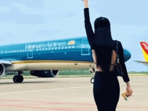 Vụ cô gái quay clip 'sống ảo' khi máy bay đang lăn vào sân đỗ: Cục Hàng không vào cuộc