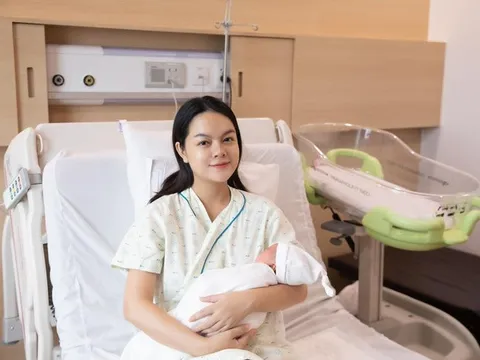 Phạm Quỳnh Anh thông báo đã hạ sinh 'công chúa' thứ 3