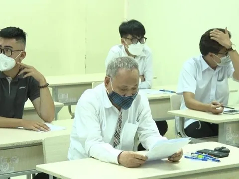 Cụ ông 82 tuổi đậu tốt nghiệp THPT