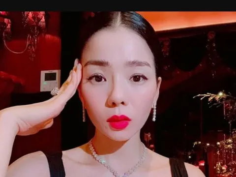 Lệ Quyên khẳng định: 'Làm gì có người đàn bà nào như em, chẳng sợ tiểu nhân nào'