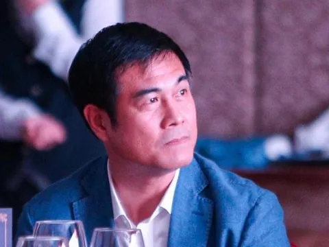 Chủ tịch Hữu Thắng thay HLV Trần Minh Chiến dẫn dắt CLB TPHCM