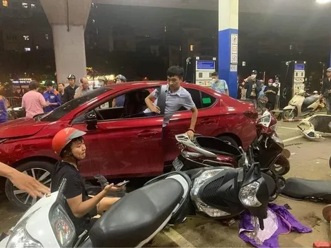 Tài xế tông loạt xe máy ở cây xăng, vi phạm nồng độ cồn ở mức kịch khung
