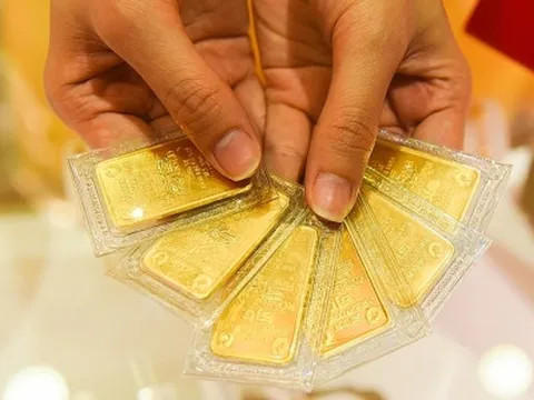 Giá vàng ngày 17/8: Tiếp tục giảm mạnh phiên thứ hai