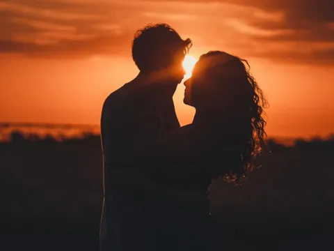 Mẹ 2 con yêu trai tân, tôi bị mẹ bạn trai ra sức ngăn cấm
