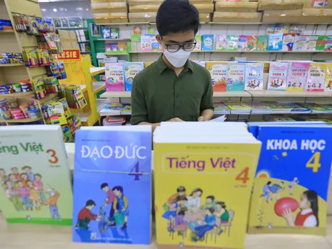 Đường dây nóng hỗ trợ phụ huynh, học sinh mua sách giáo khoa
