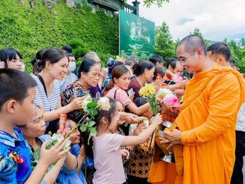 “Thọ nhận phẩm vật trong lễ cúng dường là hoàn toàn hợp pháp, được pháp luật bảo hộ”