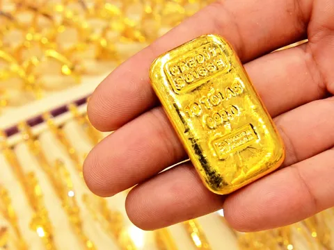 Giá vàng hôm nay 24/8: Giá vàng thế giới tụt lùi